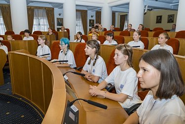 Школьники за баланс между инновациями и традициями